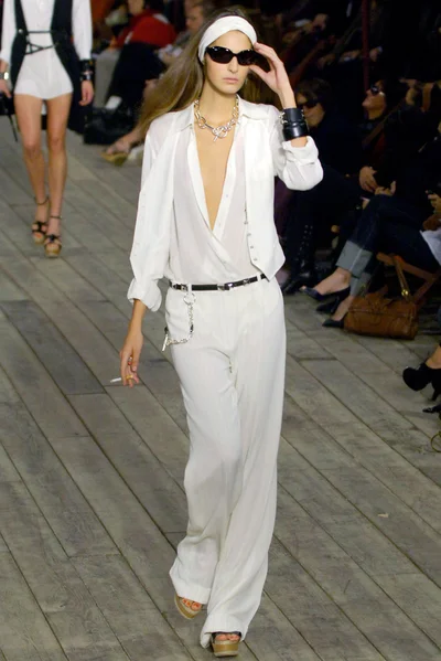 Look 15